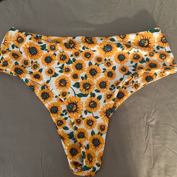 Swimsuit Bundle 12 items - Picture 3 of 14